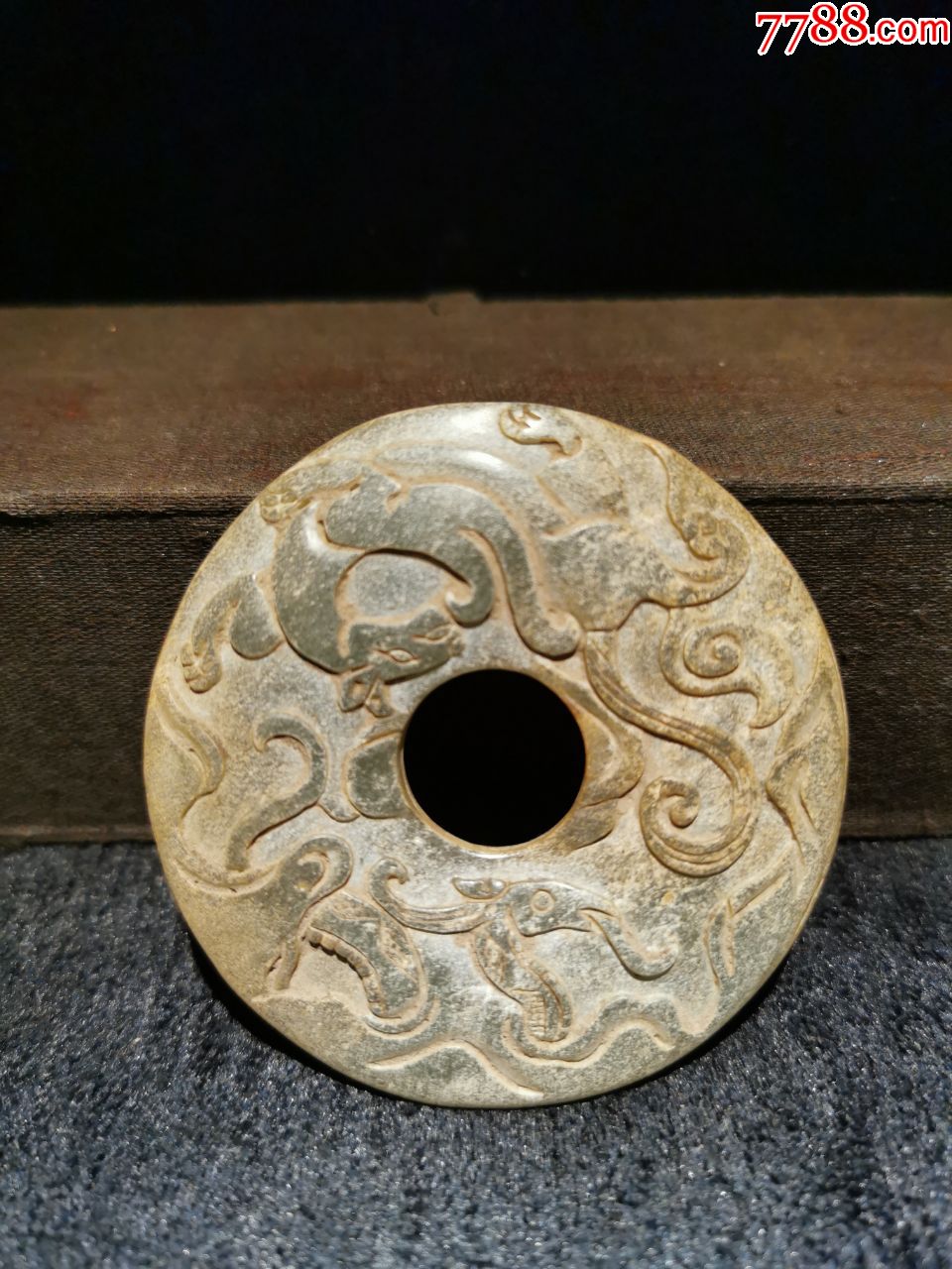 和田玉双龙玉璧,玉环,高浮雕汉龙简单大气,皮壳包浆老气有点桂皮色