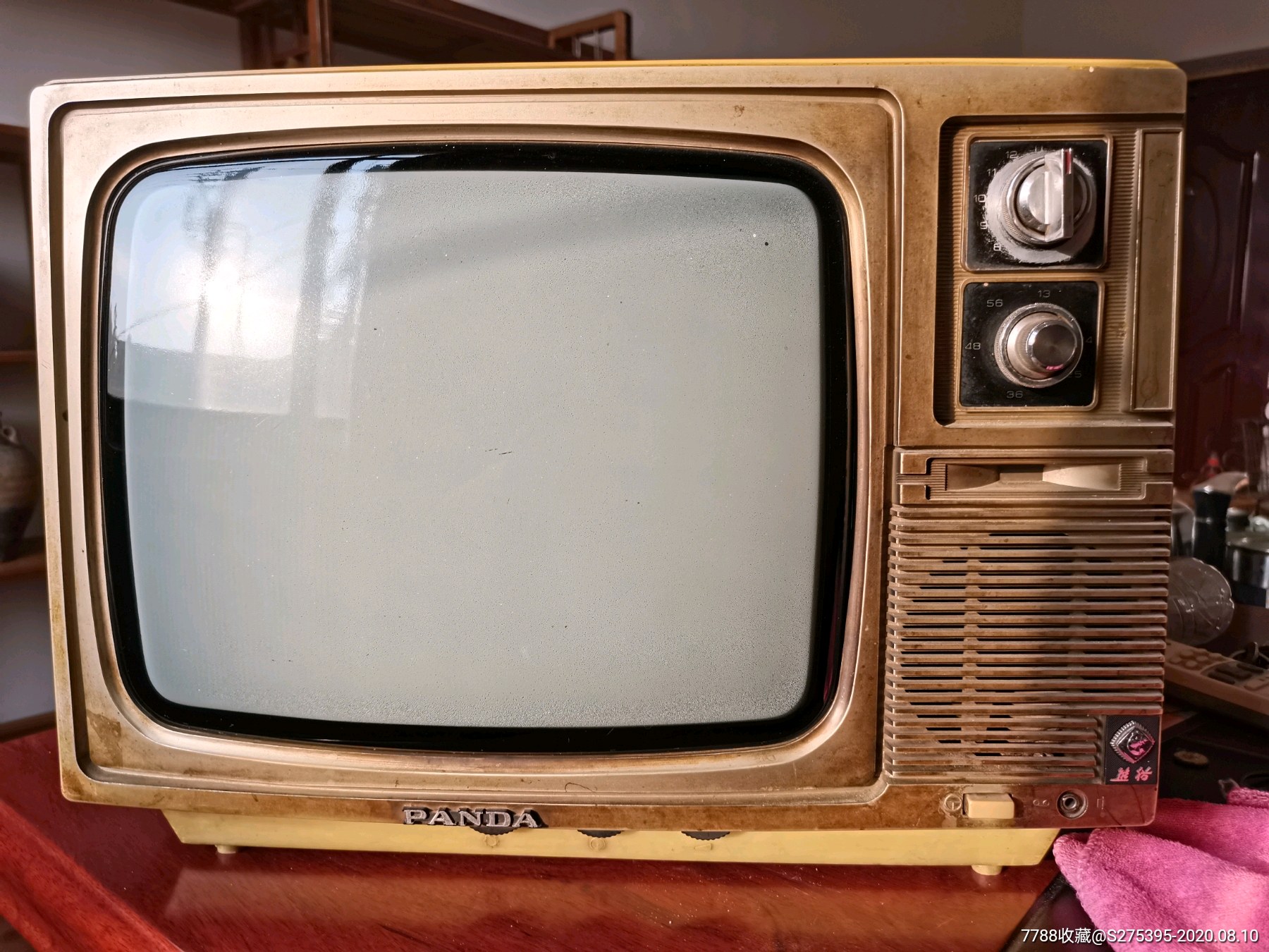 七十年代熊猫黑白电视机