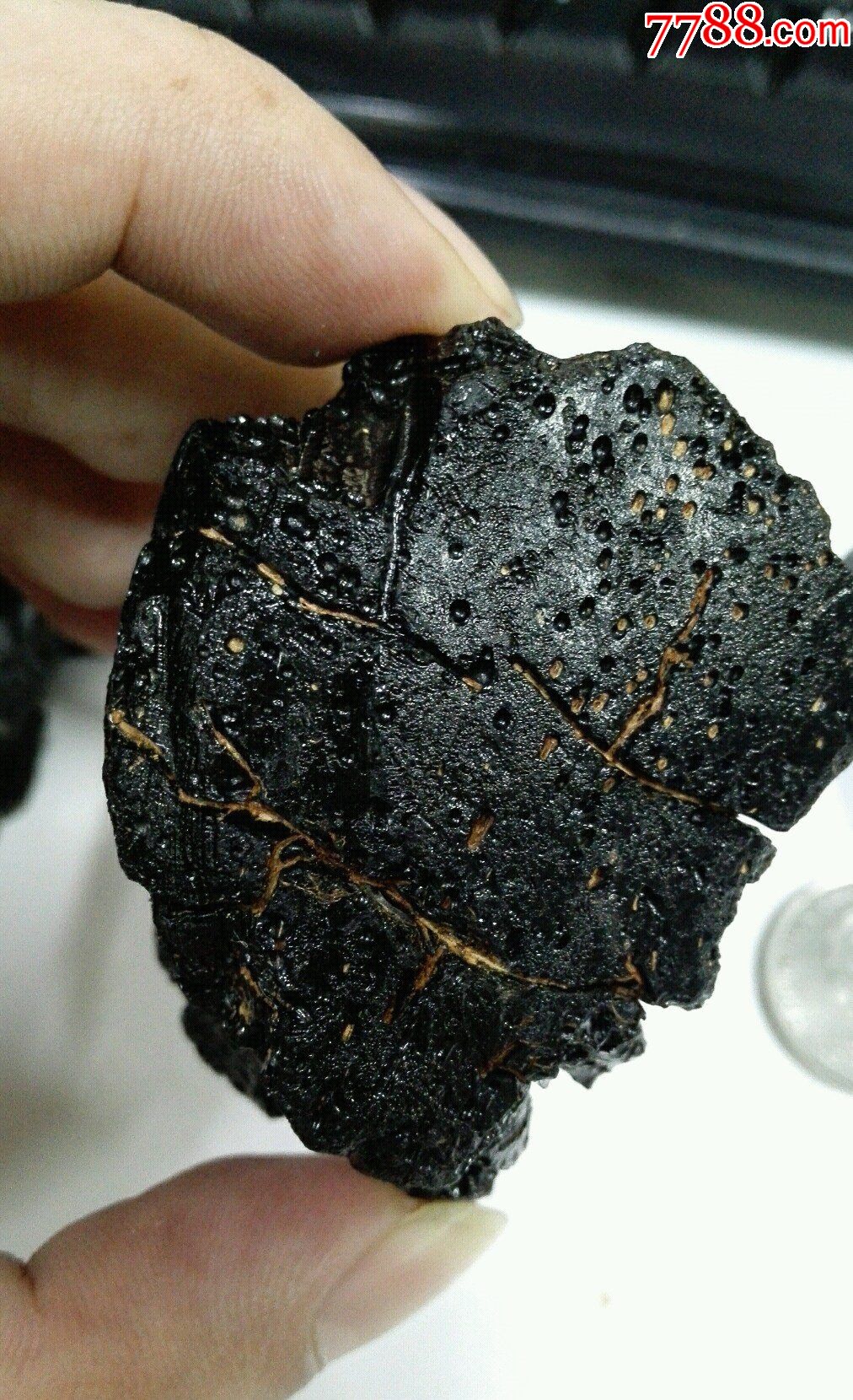 4149收藏级新疆玻璃陨石3块222克