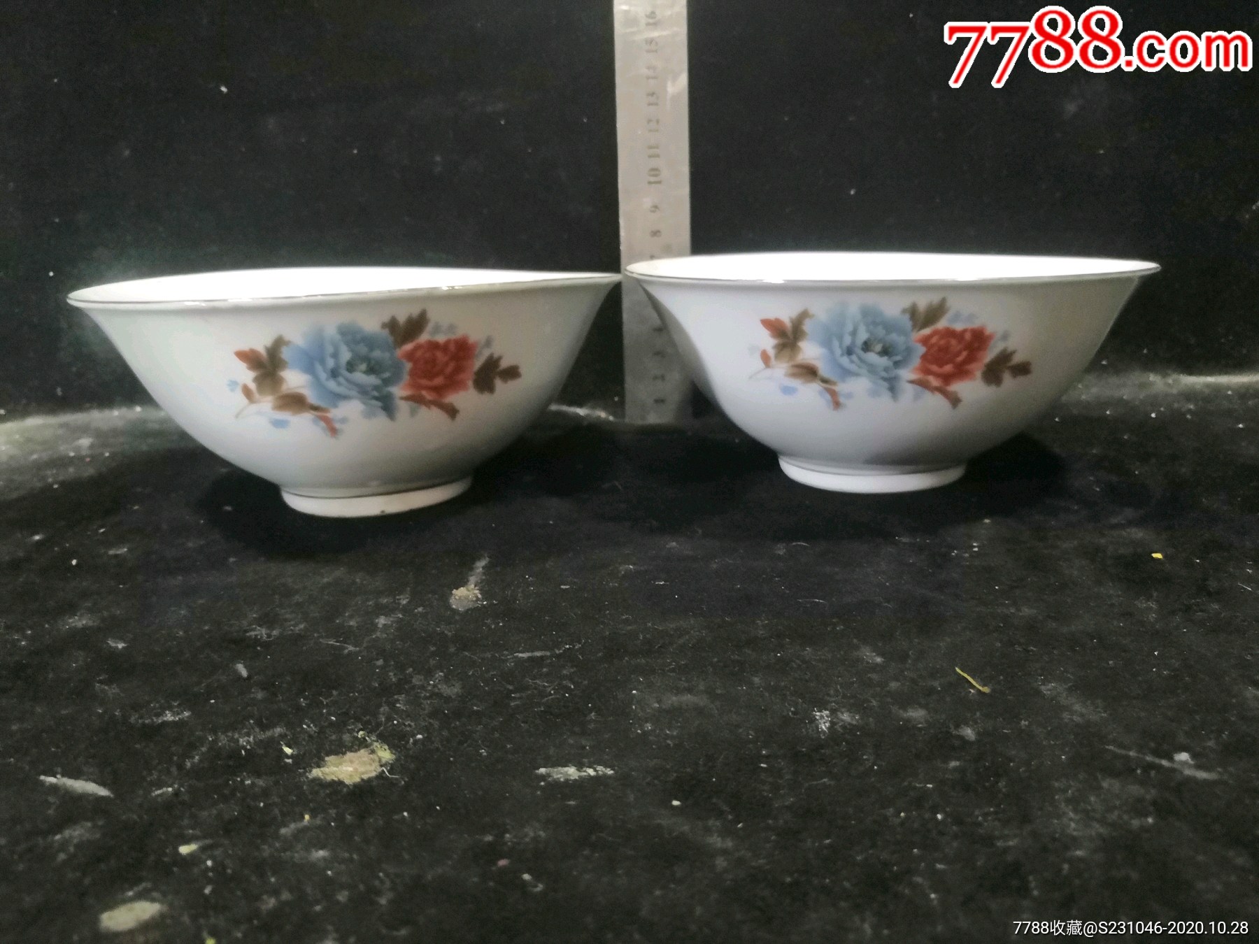 60年代红星瓷厂粉彩茶花碗一对国外订制款