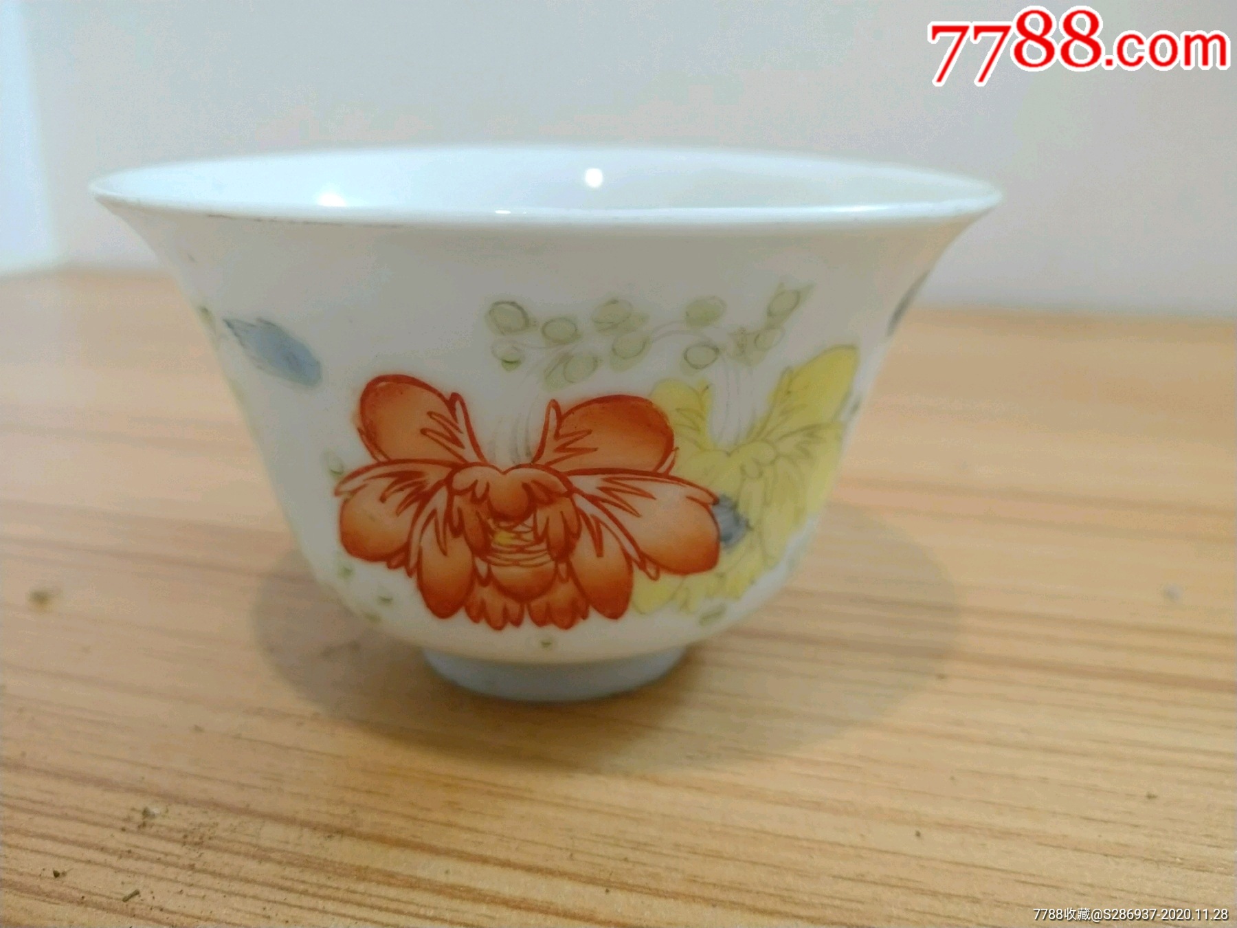 上海鸿康祥制作的花卉杯