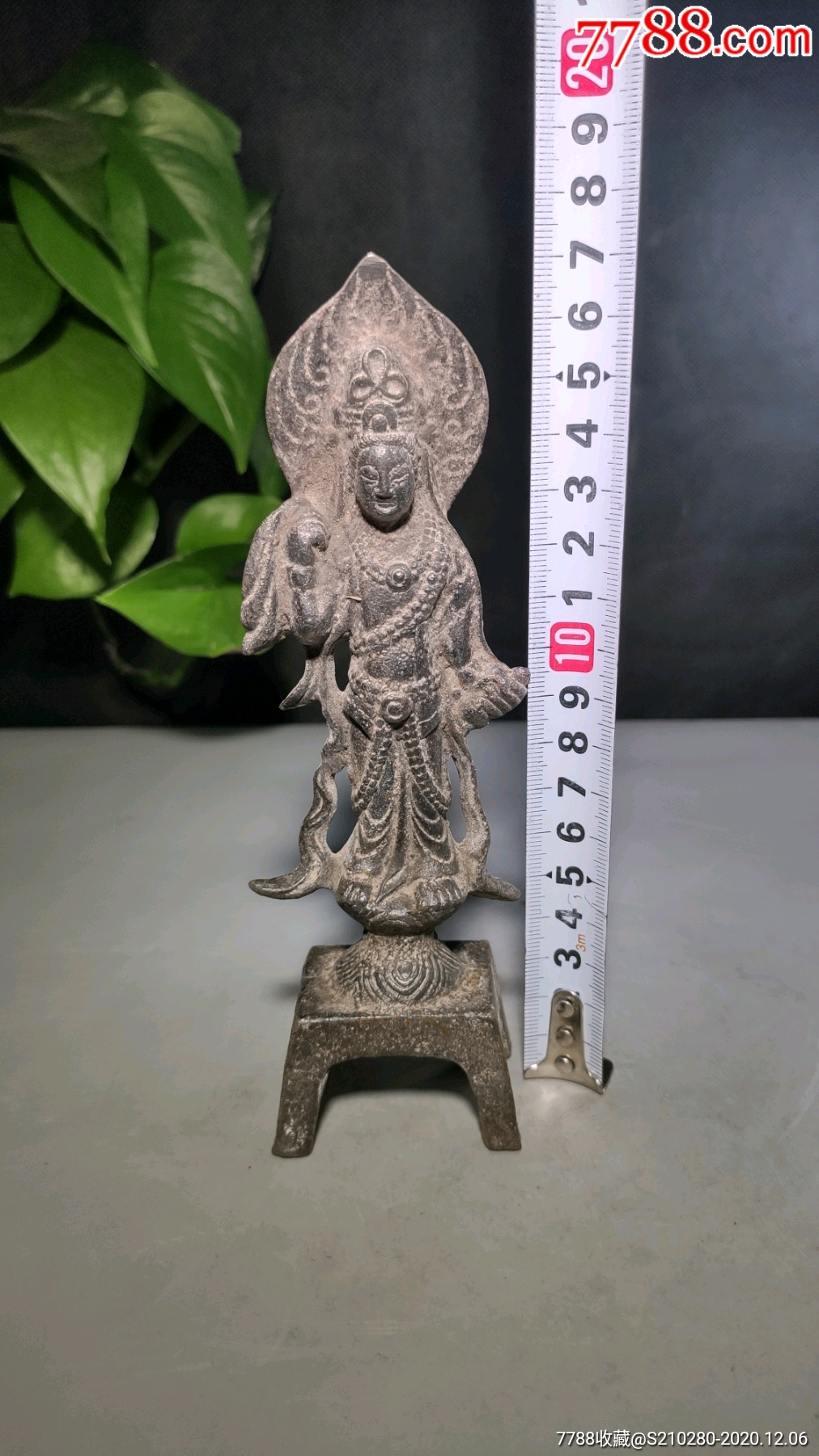 精美铁佛像!造型独特!开脸祥和!五官清晰!气势磅礴!佛背有字!