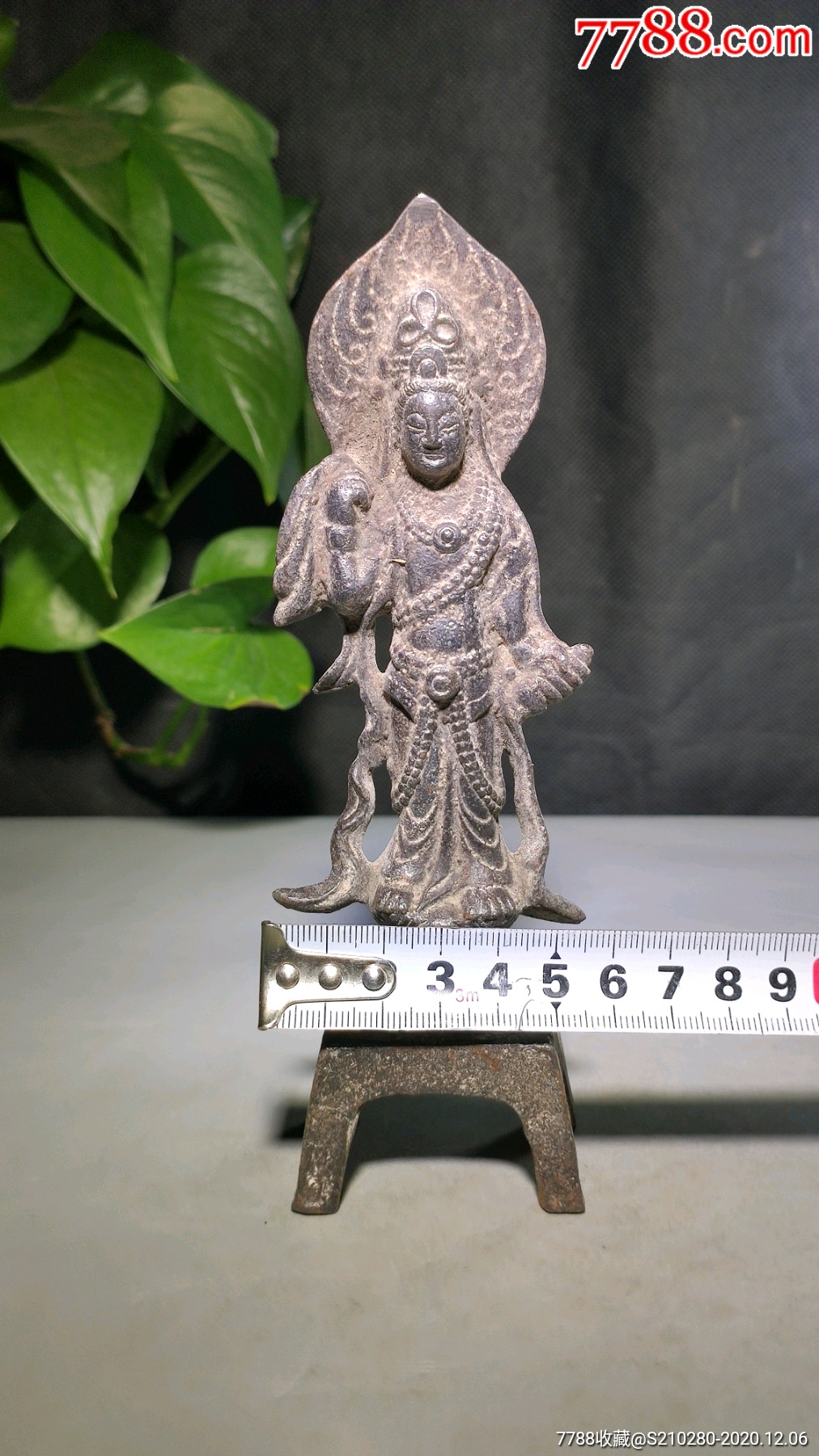 精美铁佛像!造型独特!开脸祥和!五官清晰!气势磅礴!佛背有字!