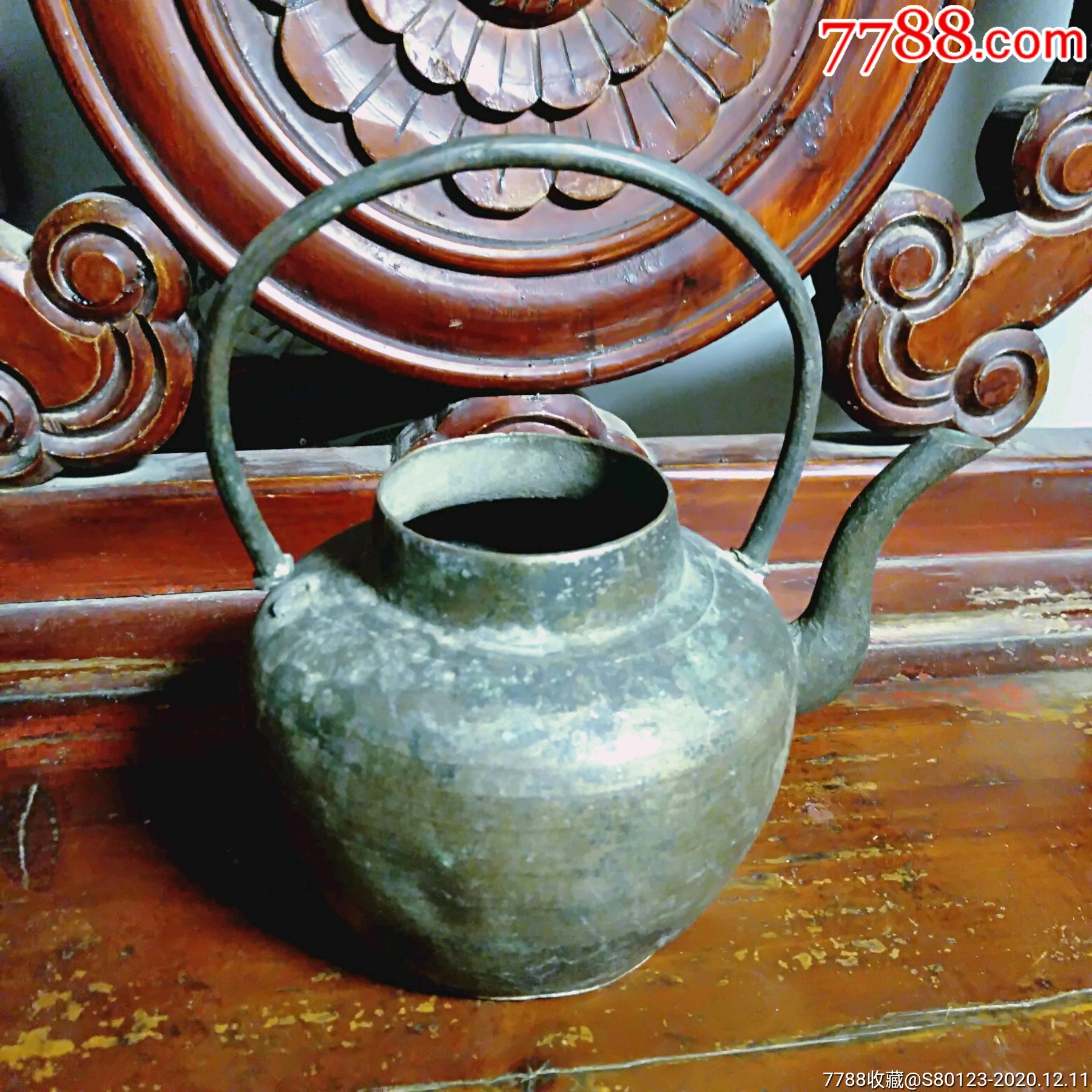 老铜茶壶