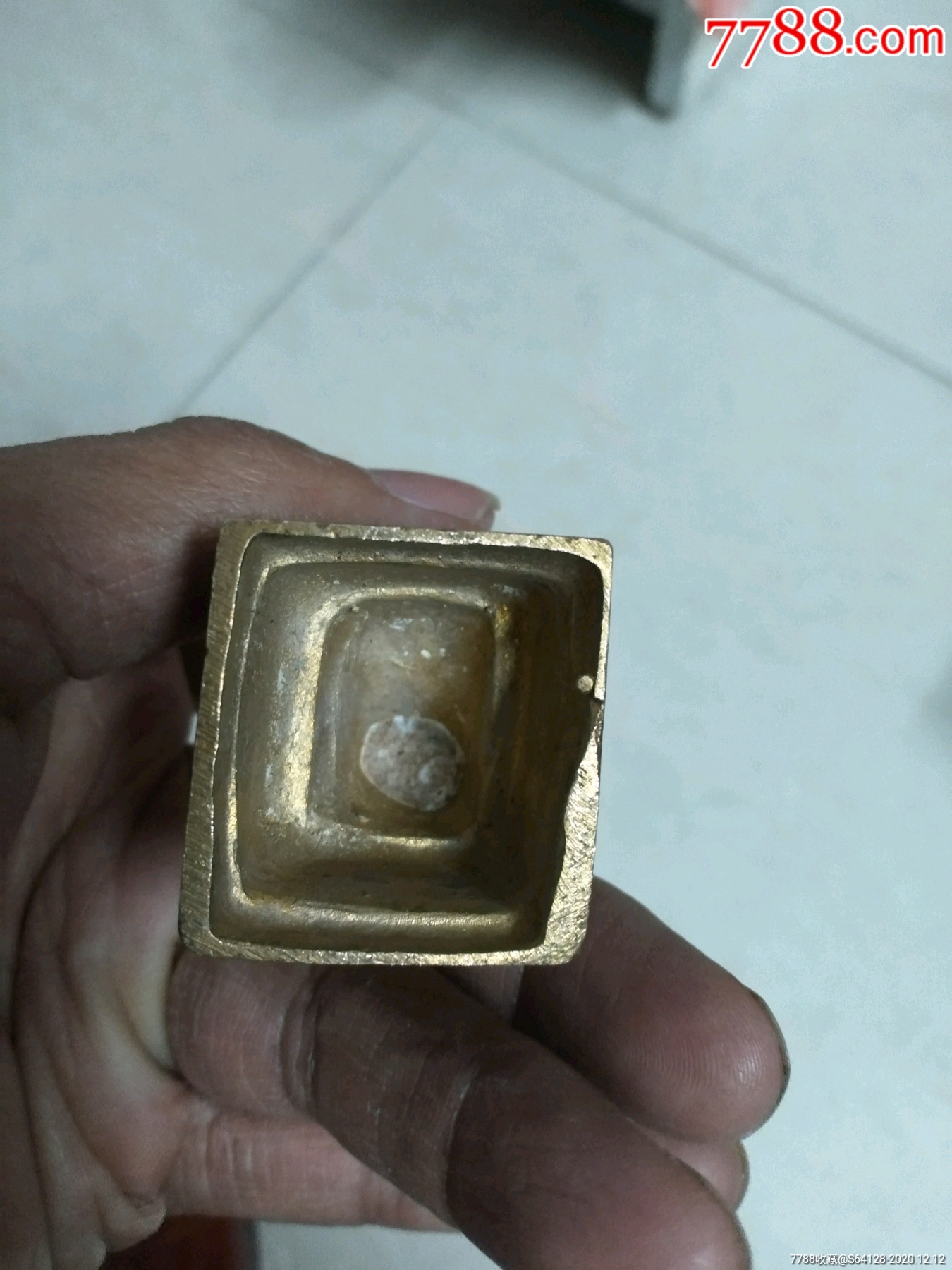 小铜像