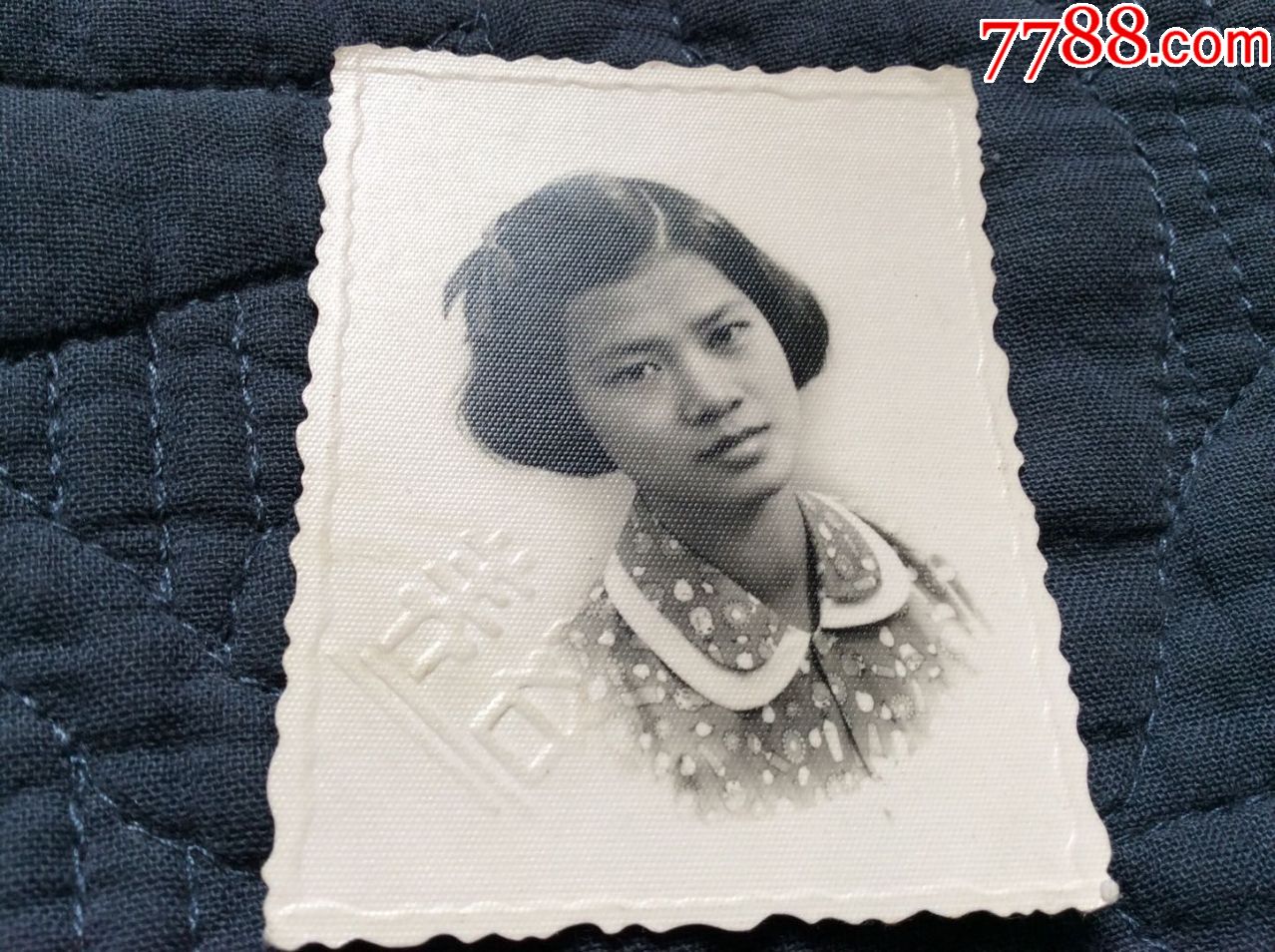 1960年的短发美女老照片,发型很有时代特色,照相馆的名字很好听,很