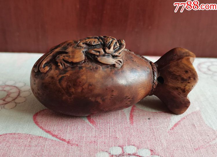 麻梨根雕"招财进宝"钱袋子-木雕挂件-7788木艺