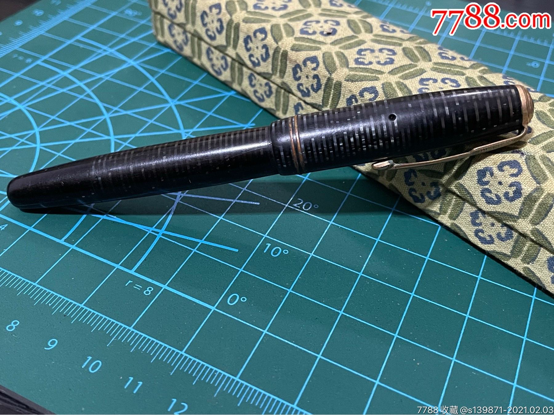 派克金笔一支