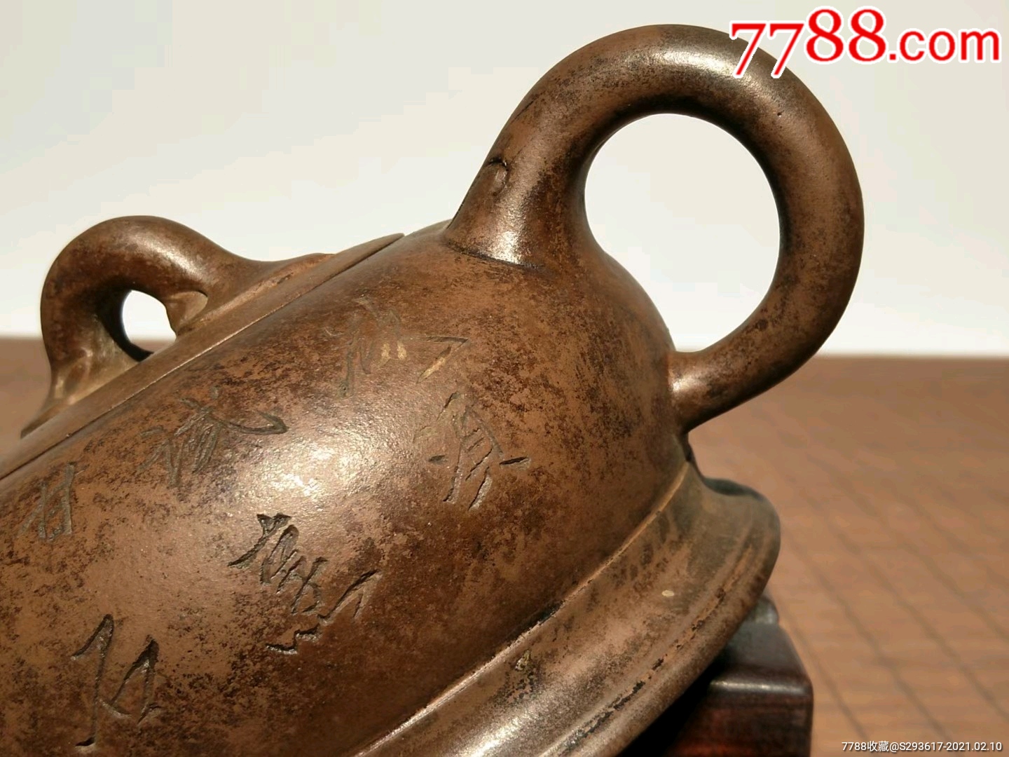 锡山俞紫砂壶纯手工制作器型别致品相完美.