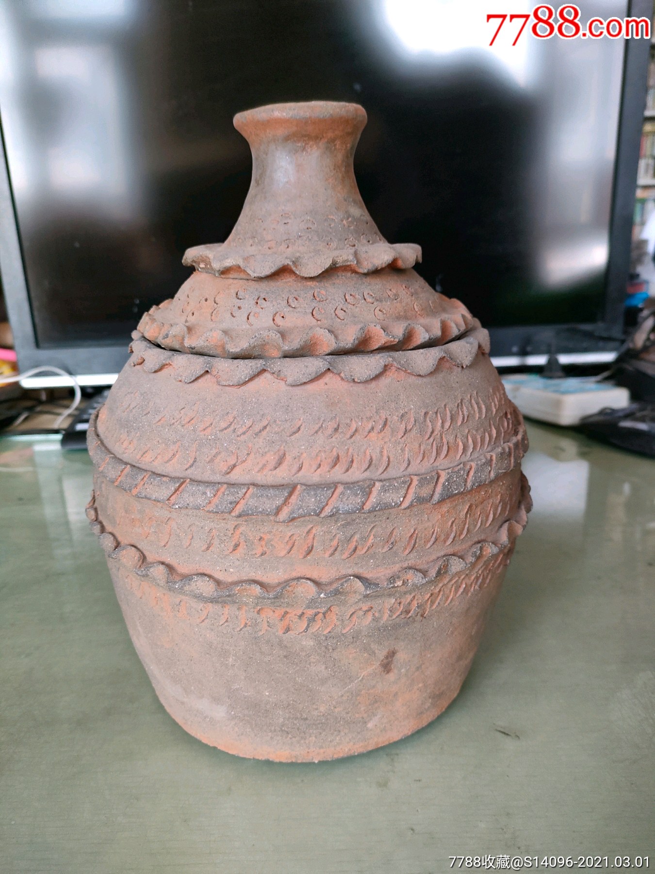 元代漂亮的陶罐