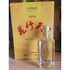 商品名称:52度龙行天下一瓶 品种:老酒收藏-老酒收藏 属性:白酒