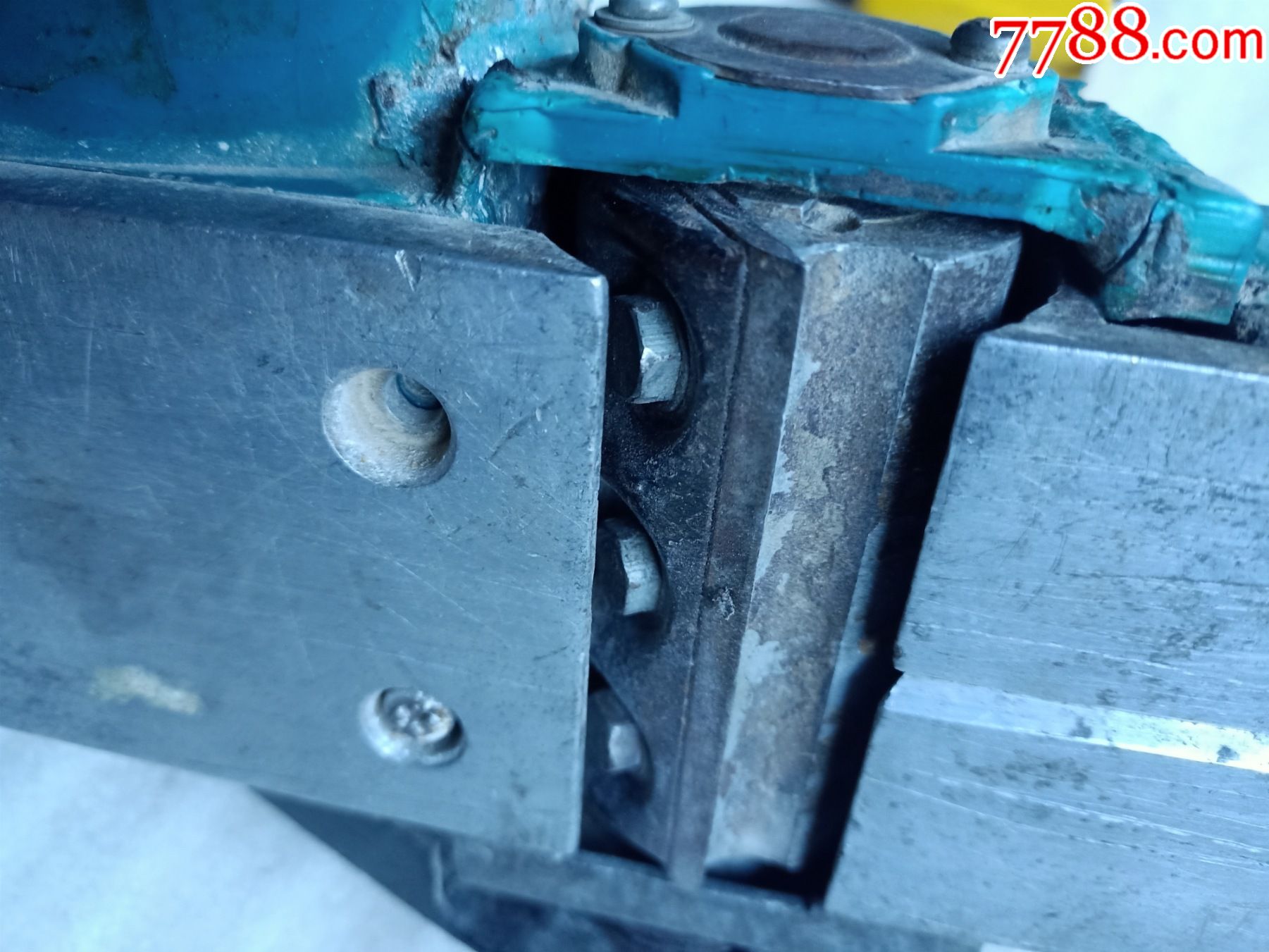 七八十年代日本电刨子a559,电机正常使用,刨刀轴处外壳损坏,电机与轴