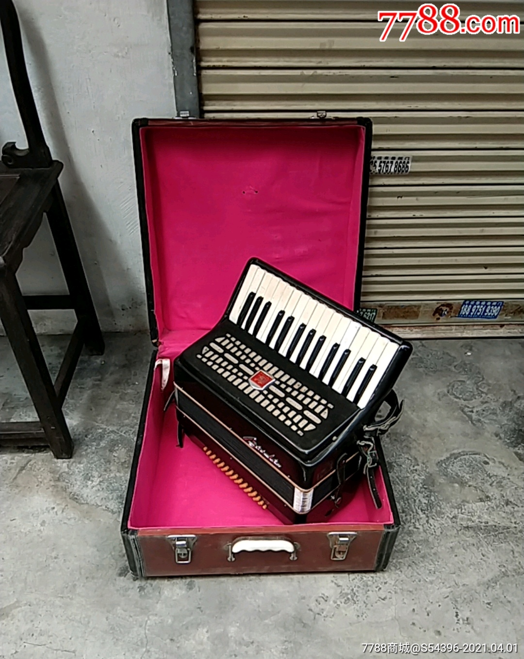 百乐48贝司手风琴(带箱)_价格300元【台山古玩】_第1张
