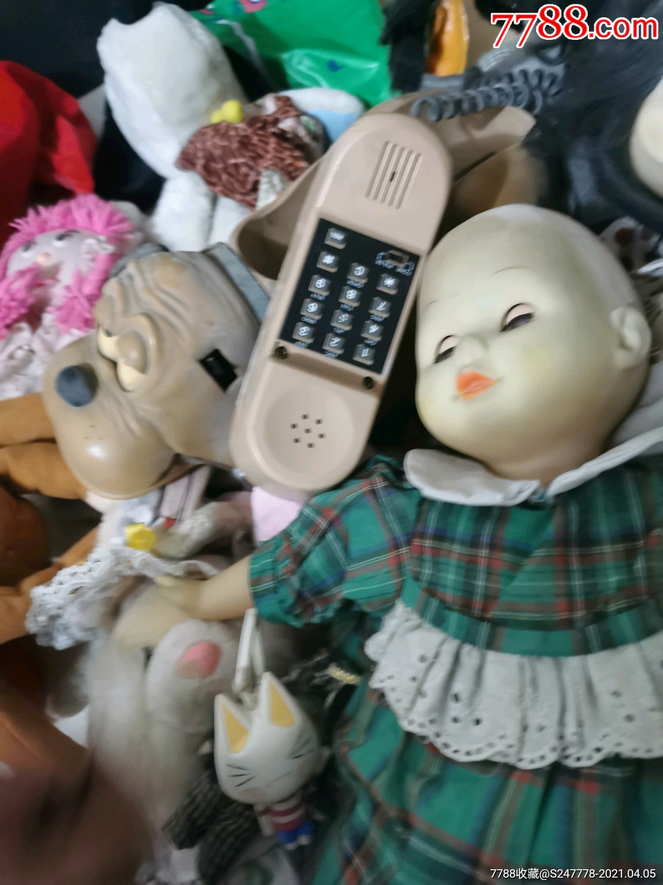 一箱子90年代毛绒玩具娃娃高飞电话米老鼠书包