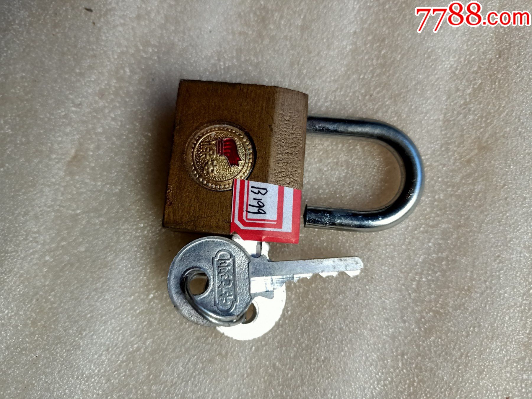 七八十年代保安牌锁b199,接近全新品,两把铝钥匙,好用