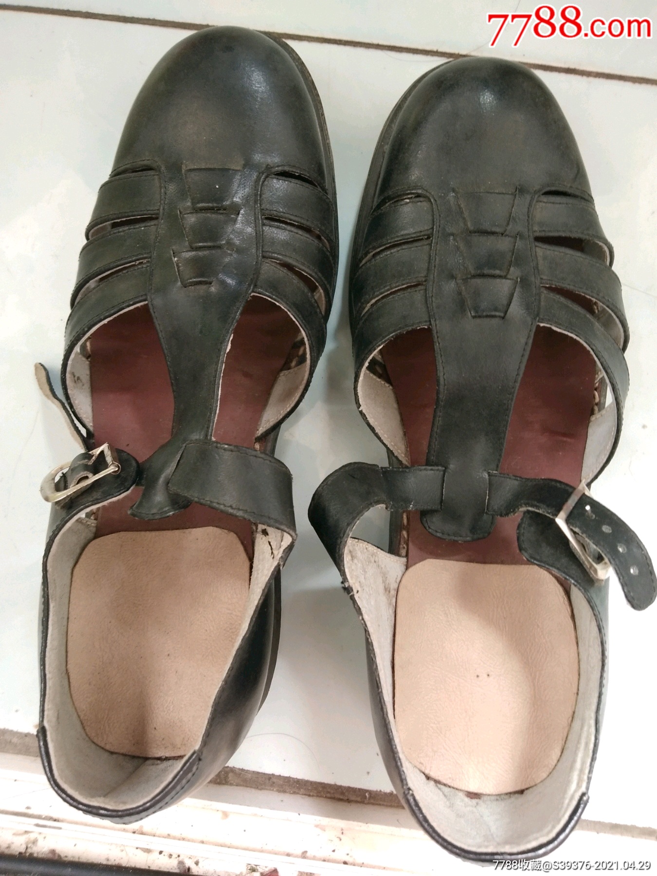 5品￥1509980年代全新牛皮凉鞋一双10品￥15099老三接头皮鞋10品