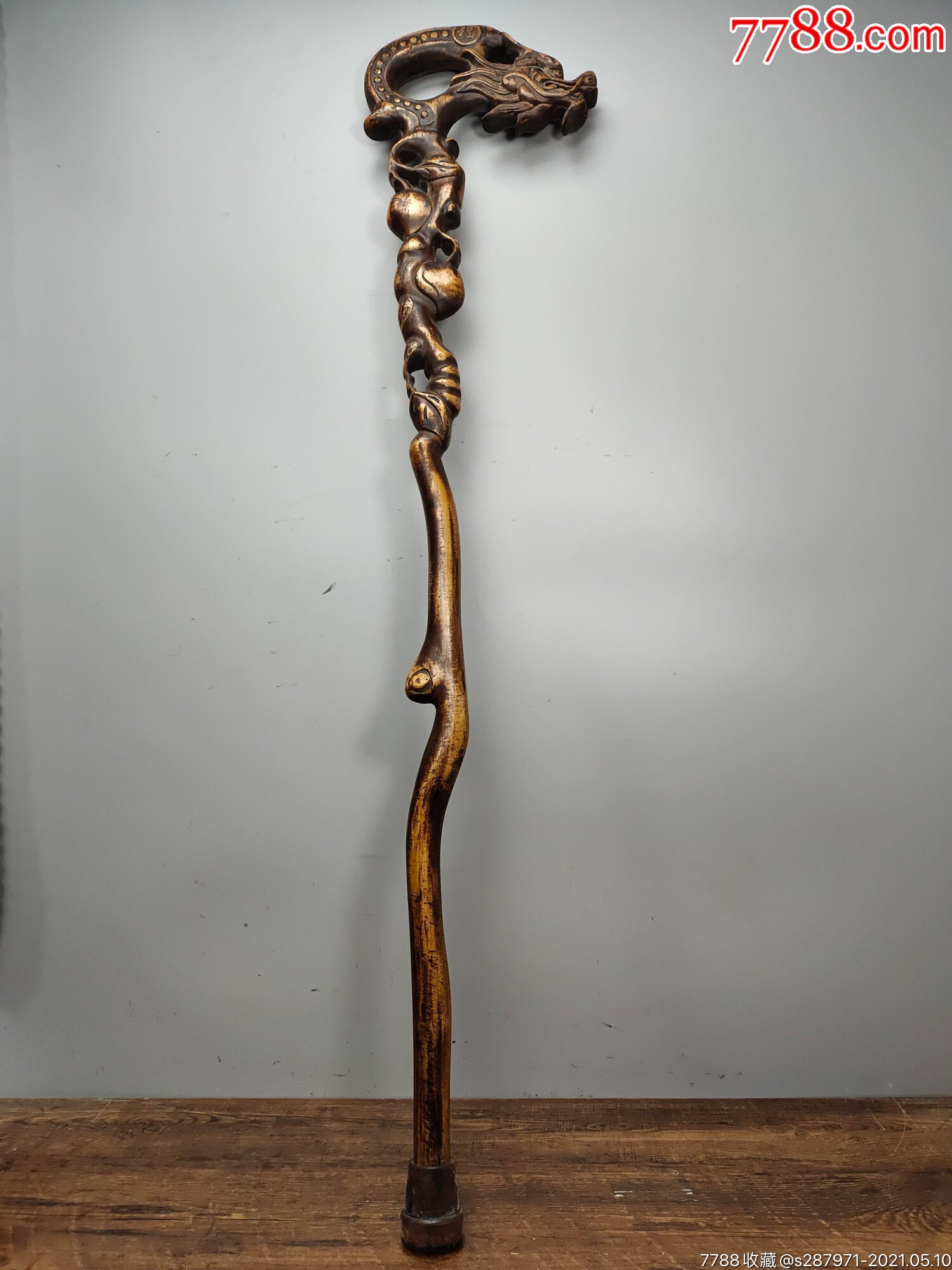旧藏老桃木雕刻龙头寿桃拐杖桃木龙头拐杖一把直径长92厘米宽19.