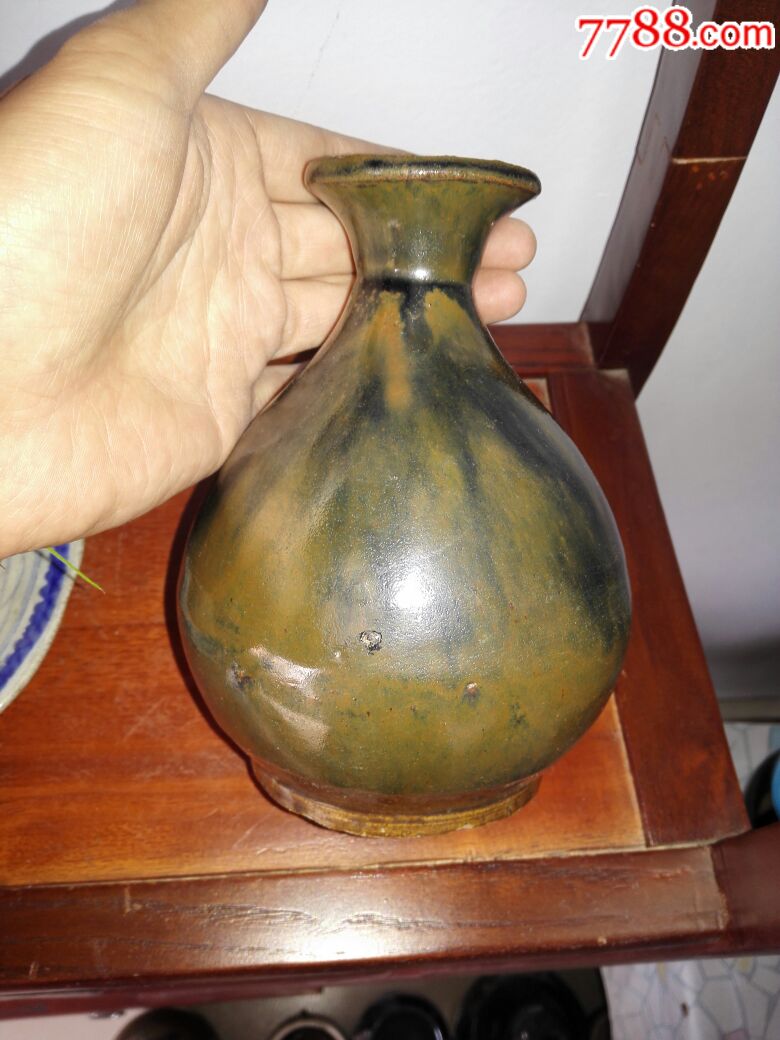 紫金釉玉壶春瓶