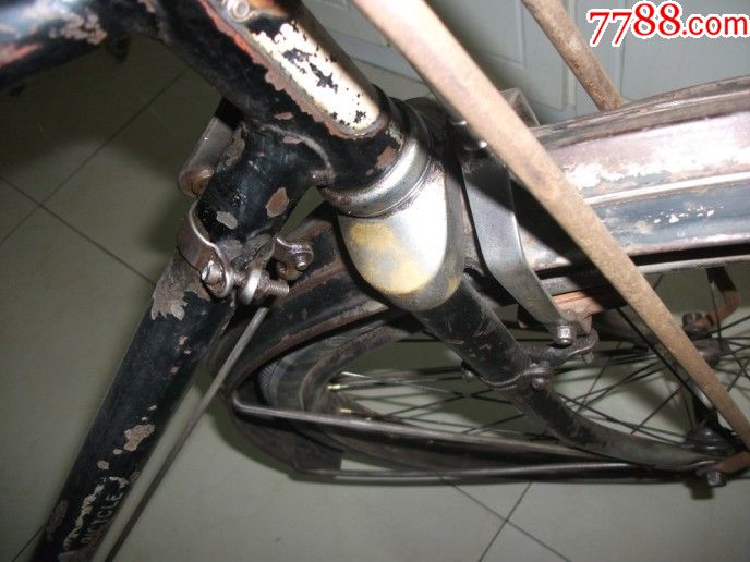 二手老自行车富士霸王号26型车胎没气了12555