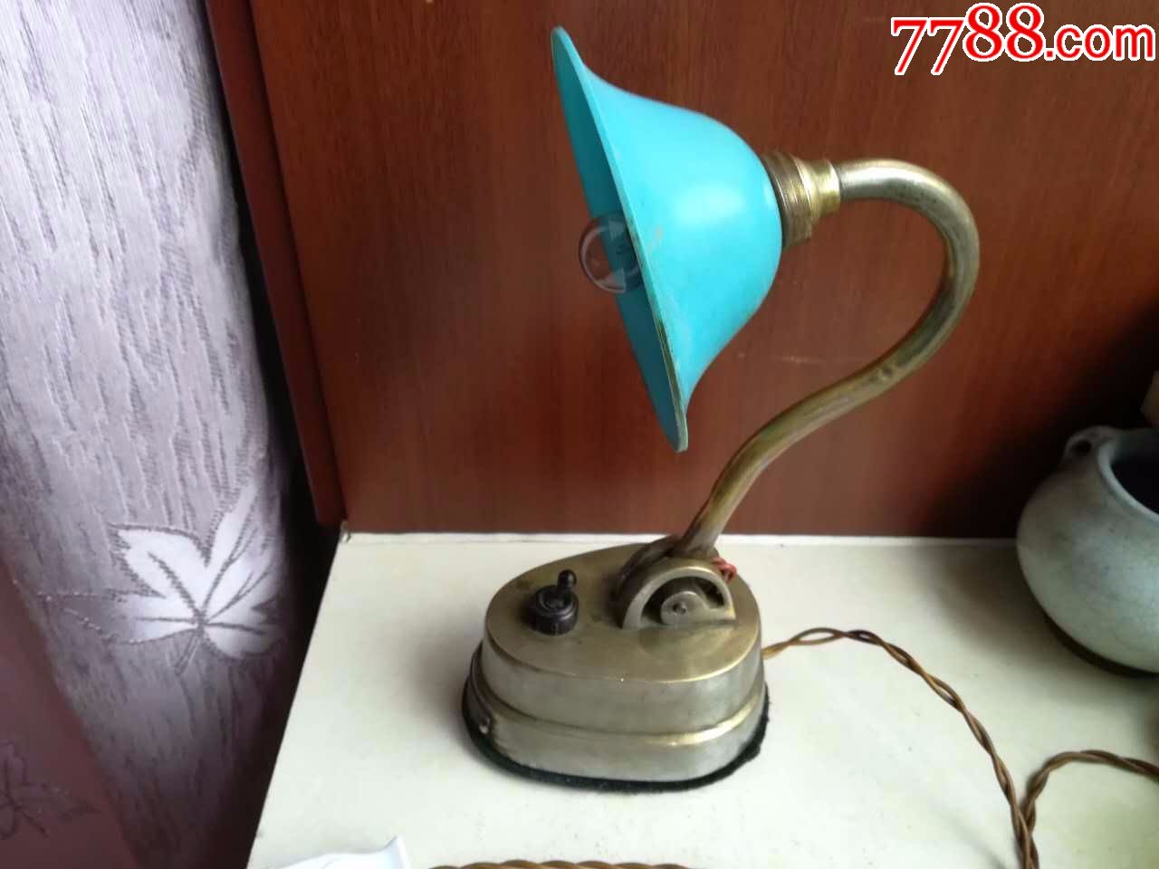 怀旧经典收藏五十年代铜质益兴电器厂老式立柱小台灯