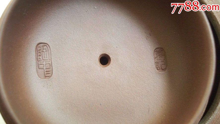 上世纪七十年代出品-底,盖"葛陶中"款识紫砂壶_价格880.