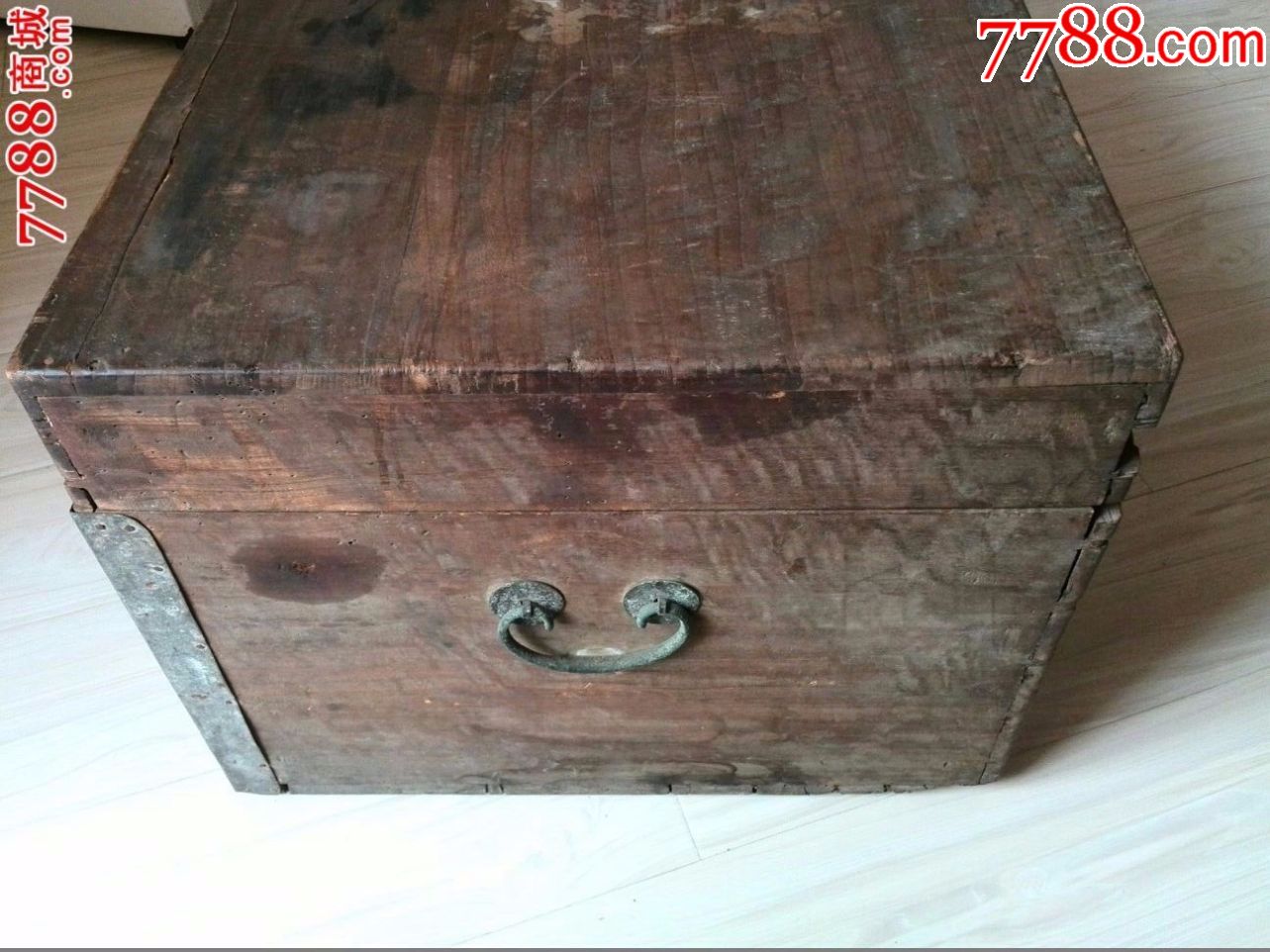 清末虎皮樟木箱子1件