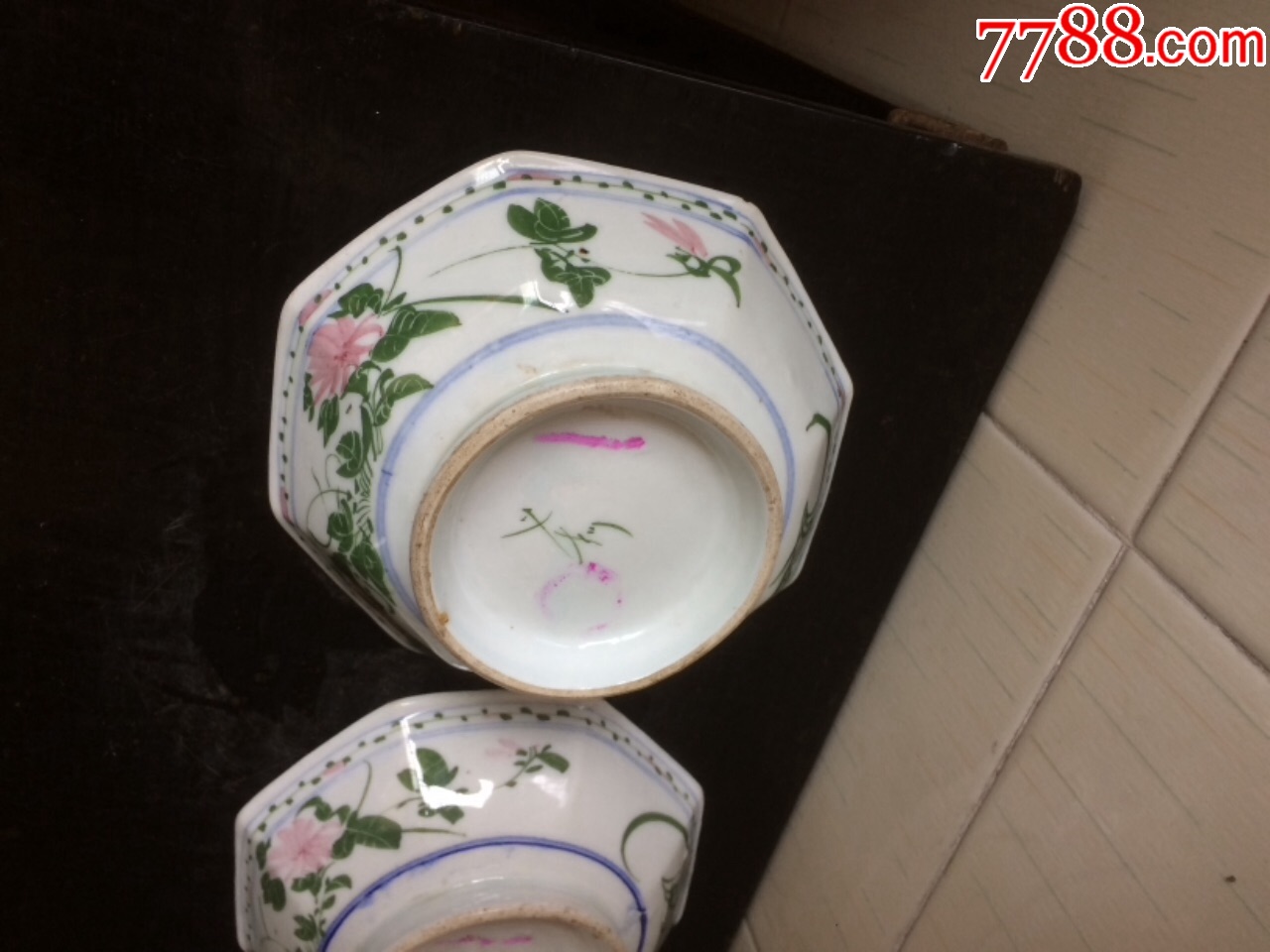 粉彩花卉八角碗