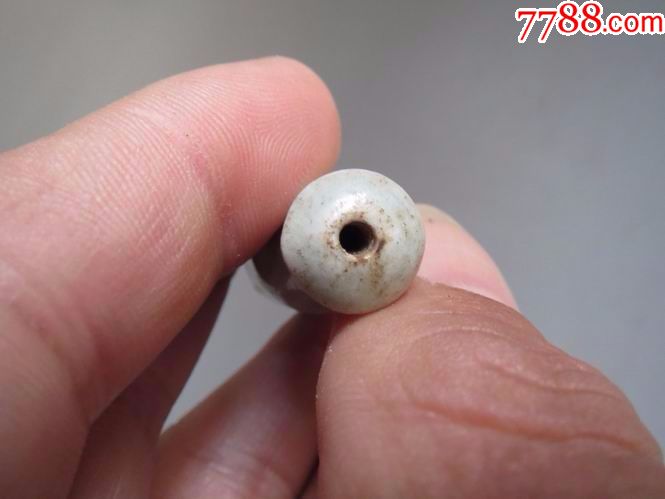 少见明代福字瓷烟嘴