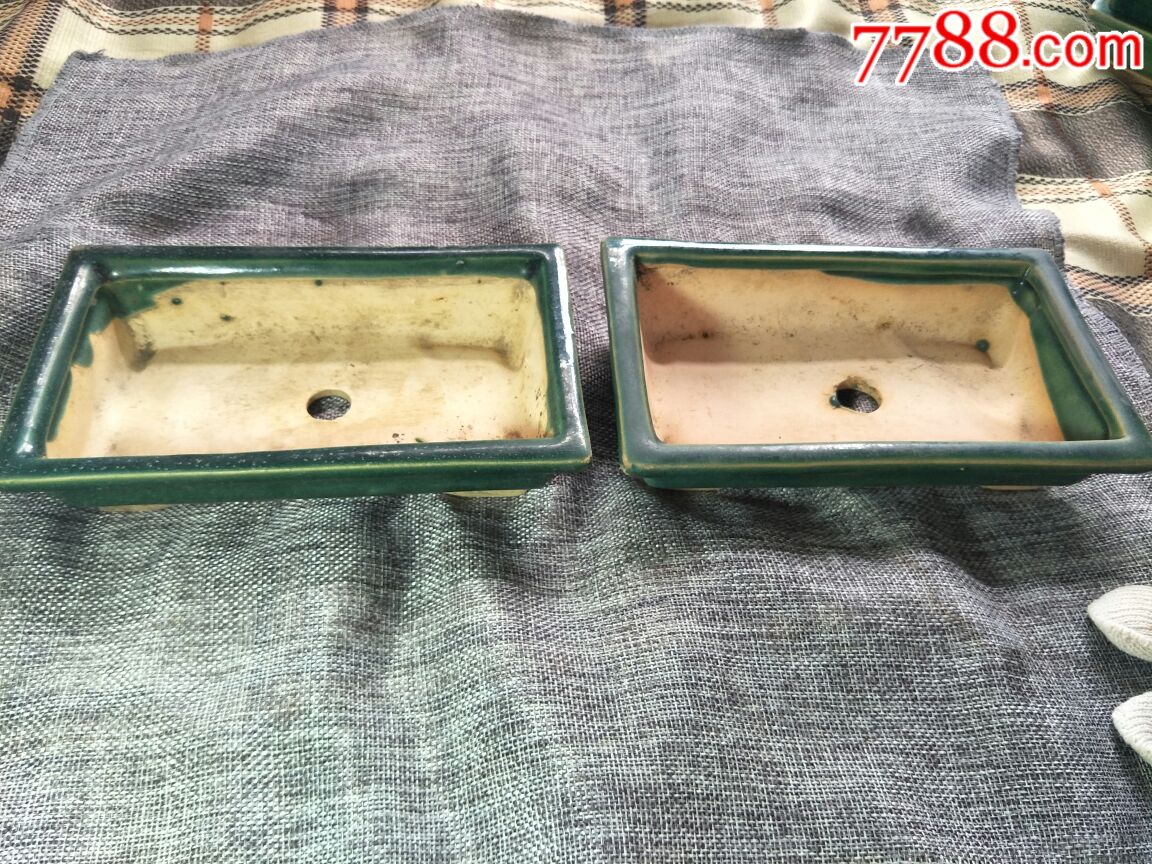 60年代石湾窑花盆一对