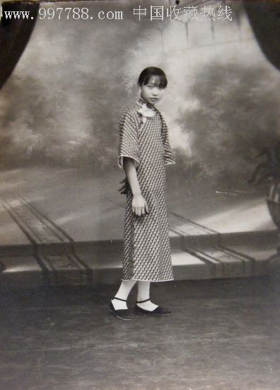 民国初老照片:林妹妹似的绝色美少女,原版!