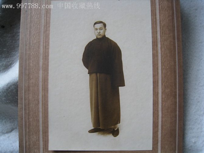 带底板上海亚细亚照相公司大尺寸照片:穿着极有时代个性的民国少爷