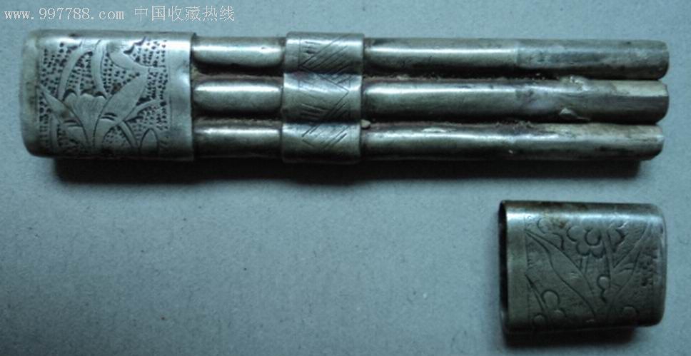 古代银针筒一个.