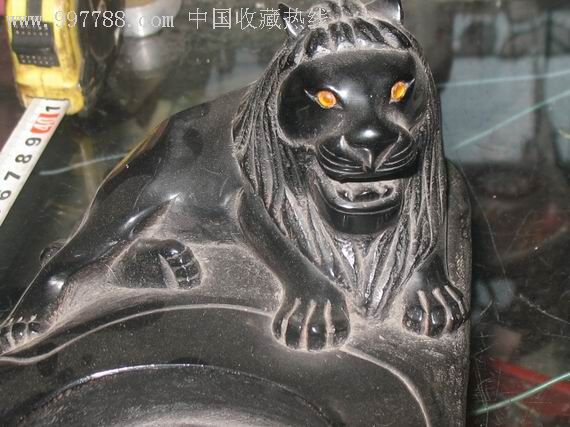 亿万年前形成抚顺独有旳黑玉 煤精></p></a>精雕动物大尺寸老摆件20厘米