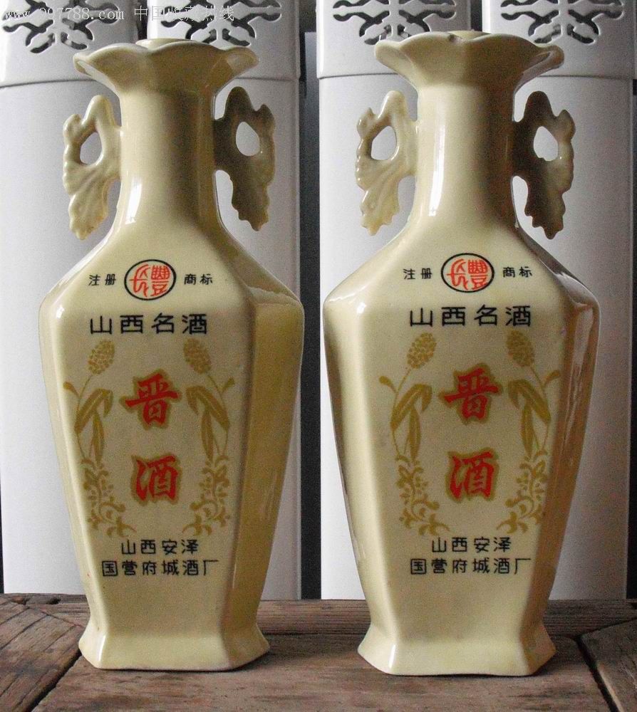 晋酒酒瓶(一对),酒瓶,年代不详,白酒瓶,陶瓷,花瓶形,其他图案,中国