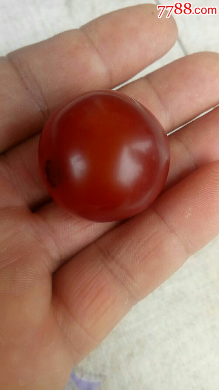 大玛瑙球一个