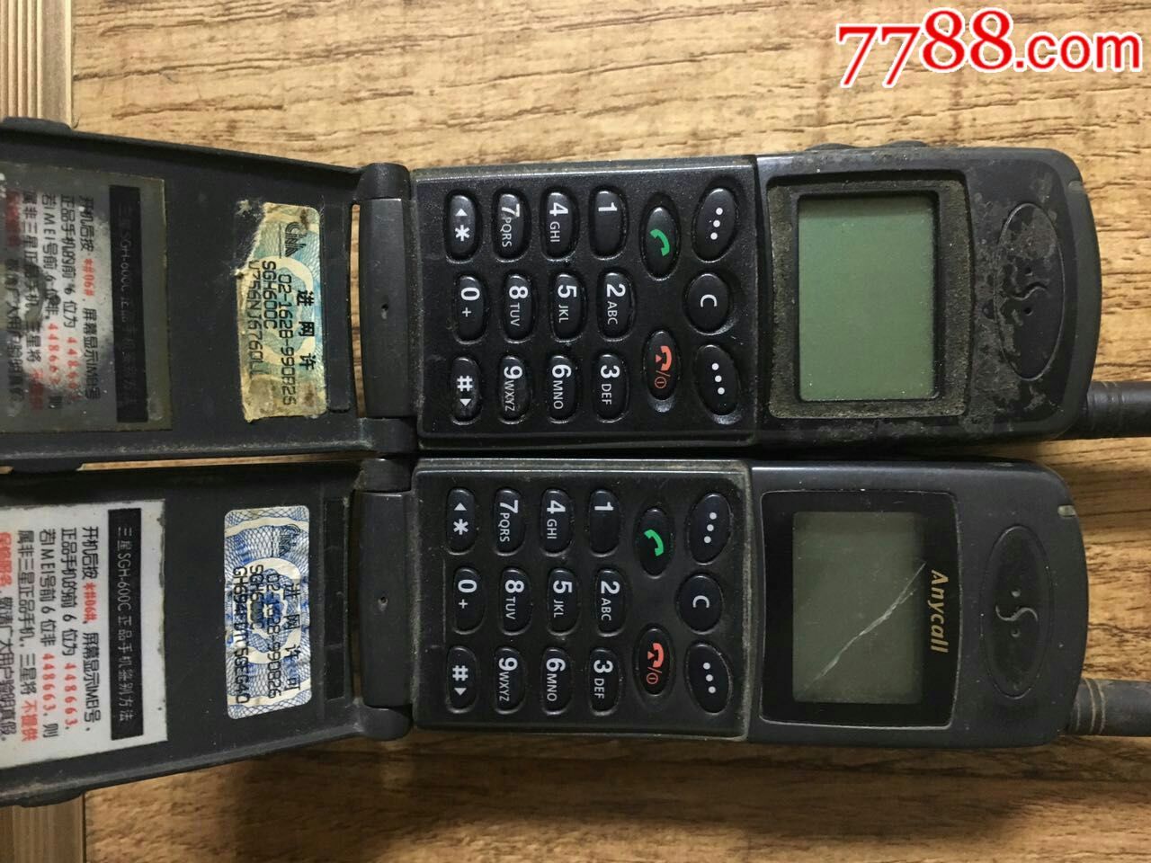 三星手机一对型号sgh-600c