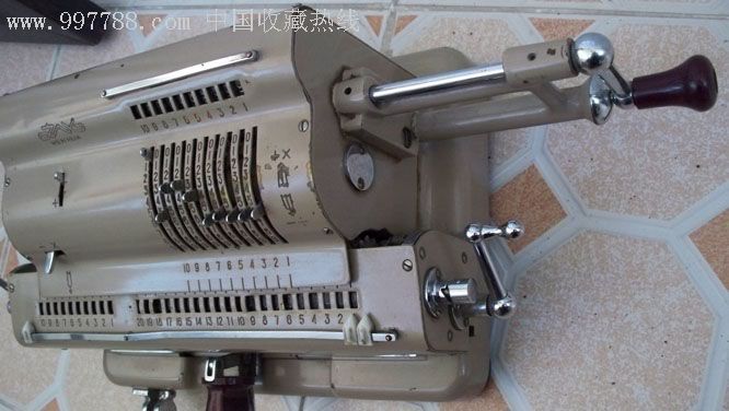 70年代的手摇计算机绝对的藏品!