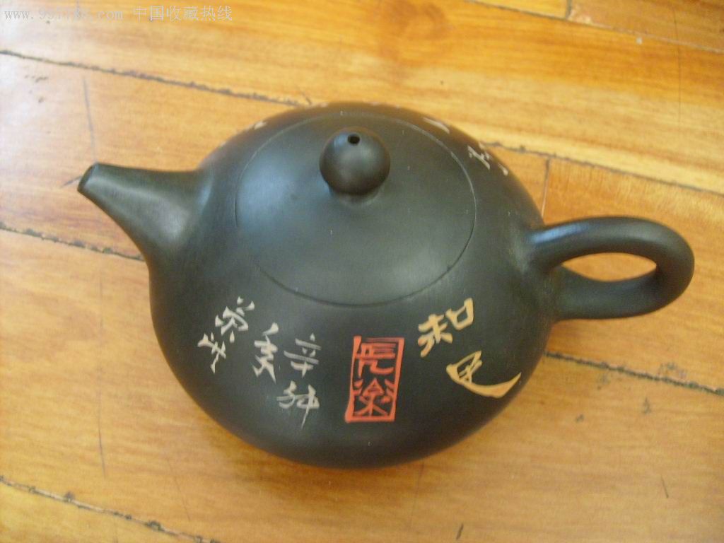 精美云南建水紫陶壶(紫陶名家徐荣洪所制)