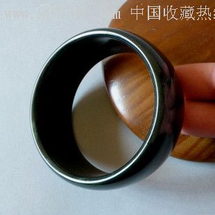 新疆和田玉手镯黑青玉宽条玉镯