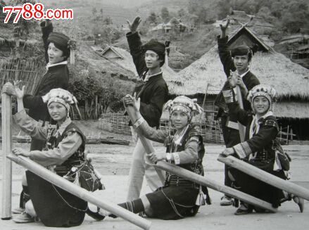 <em>阿哥阿妹</em>唱<em>情歌</em>,云南西双版纳(景洪县小街公社