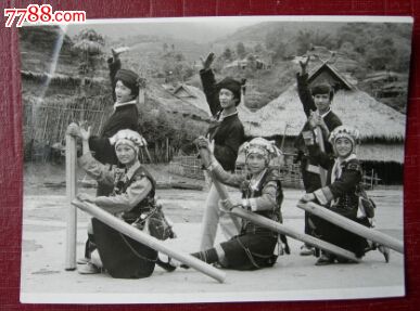 <em>阿哥阿妹</em>唱<em>情歌</em>,云南西双版纳(景洪县小街公社