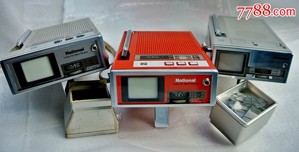 世界上最小尺寸的CRT,迷你1.5英寸日本黑白小