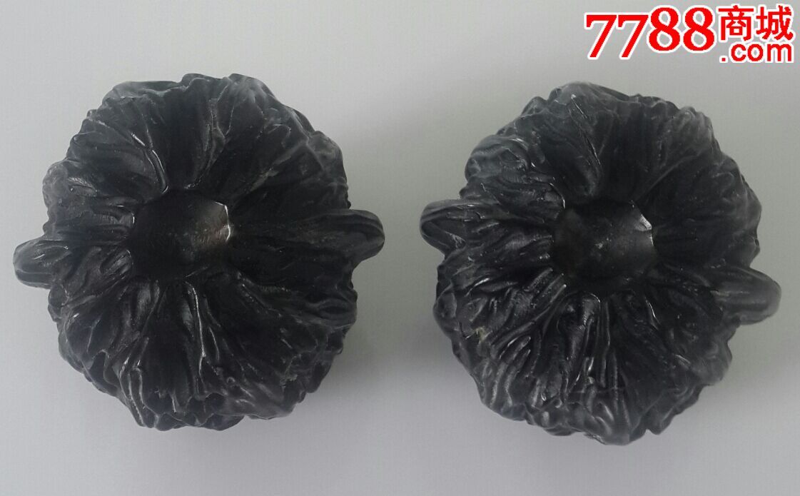 精美把玩件:《黑牛角文玩核桃》品美形佳!
