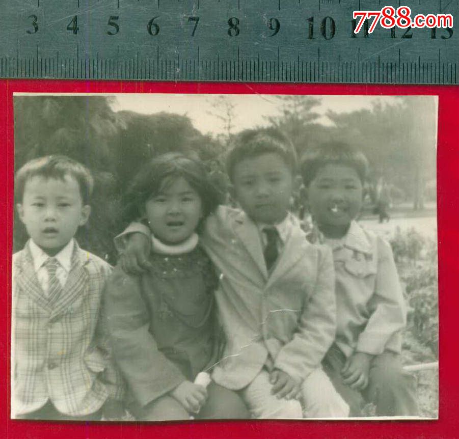 婚礼女生搂脖照,老照片--个人照片,老照片,普通的英文歌曲男孩女孩唱图片
