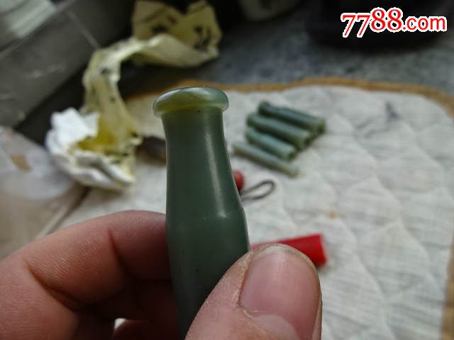 清代和田玉籽料碧玉烟嘴带黄皮