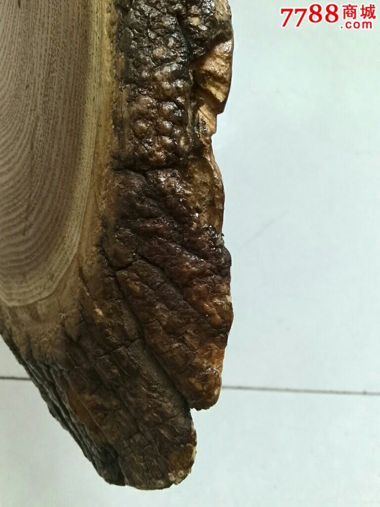 黄玻璃原木纯手工雕刻寿字