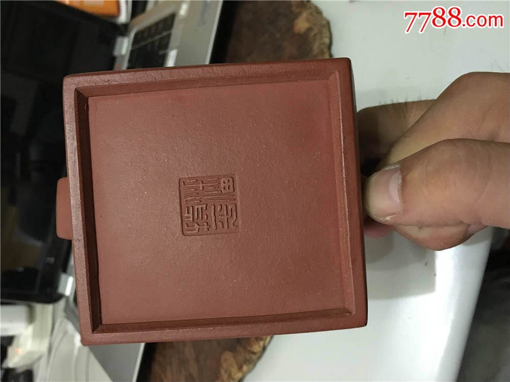 潘持平紫砂壶地摊还有千件商品待售
