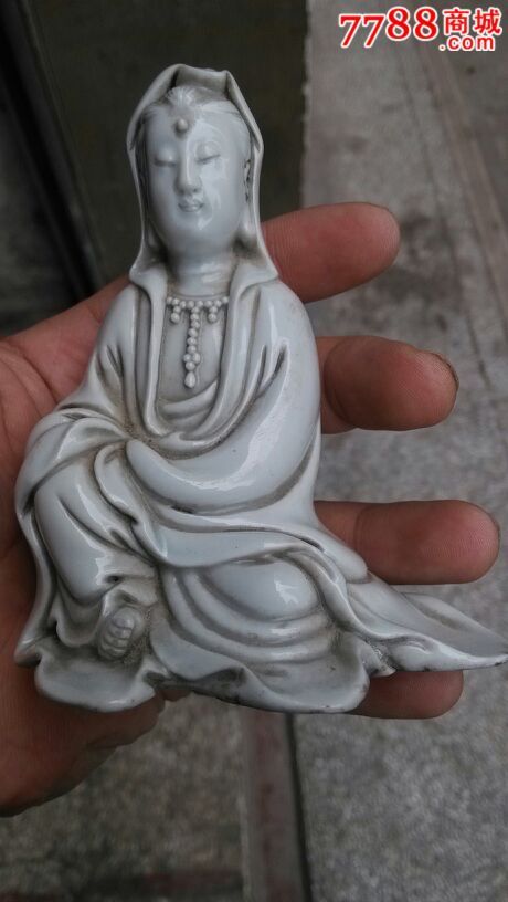 德化瓷坐观音