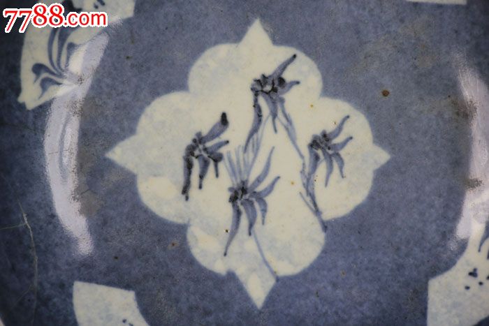 清三代雍正青花瓷洒蓝釉开光花卉盘