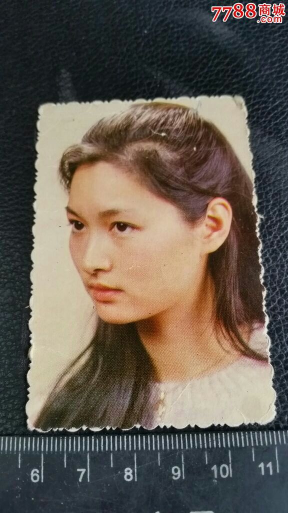 电影演员殷亭如画片.背1984年11月日历.罕品!欢迎选购